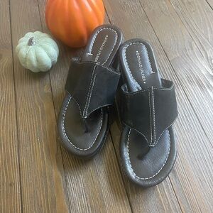 Donald J Pliner  Solle Womens Patent Leather Wedge Sandals